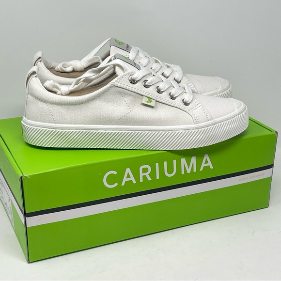 Cariuma OCA Low Shoes Womens 10 Mens 8.5 OffWhite Canvas Lace Up Sneakers